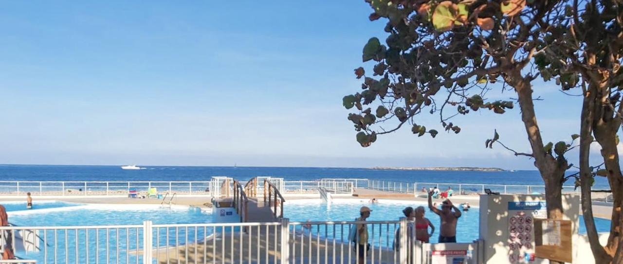 Front Line Unit 520 Ft2 - 48 M2, On Second Floor, Stunning Ocean View Apartment Cul de Sac Екстериор снимка